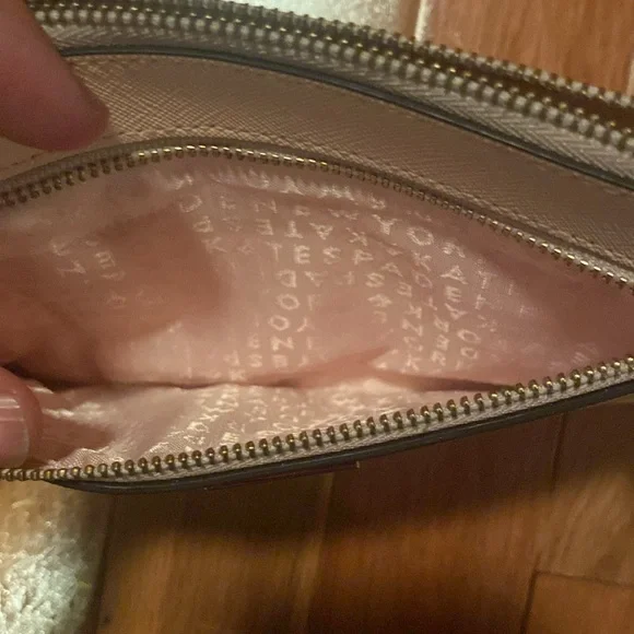 Kate Spade Light Pink pouch with Gold Accents - Picture 4 of 8